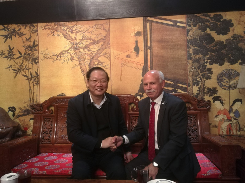 王建成董事长会见新西兰南岛戈尔市市长