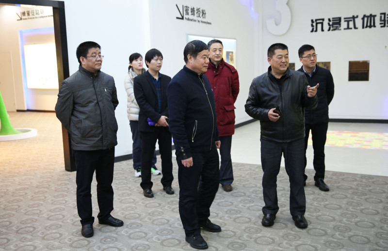薛廷伍总经理赴江苏盱眙考察蜂产业