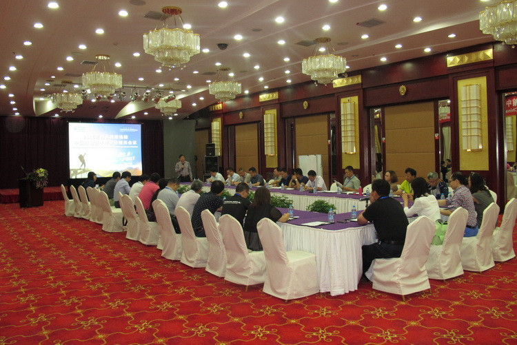 薛廷伍总经理一行赴甘肃敦煌参加勃林格猪业务经销商会议