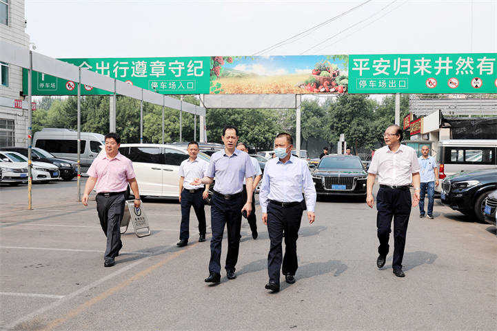 中国农业发展集团董事长曹江林到食迅网考察城市供应新业态